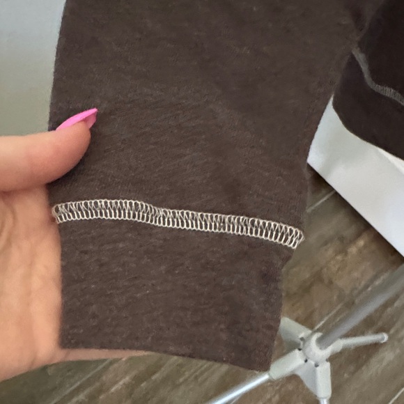 Donald Junk Food Gray Sweatshirt with Lips Graphic Design - Picture 4 of 8